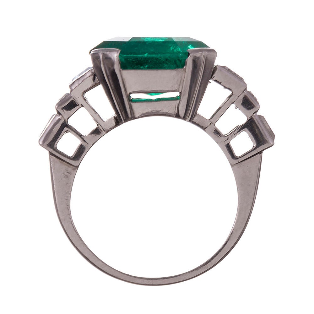 Art Deco 7.00 Carat Octagonal Colombian Emerald Ring In Excellent Condition In Carmel-by-the-Sea, CA