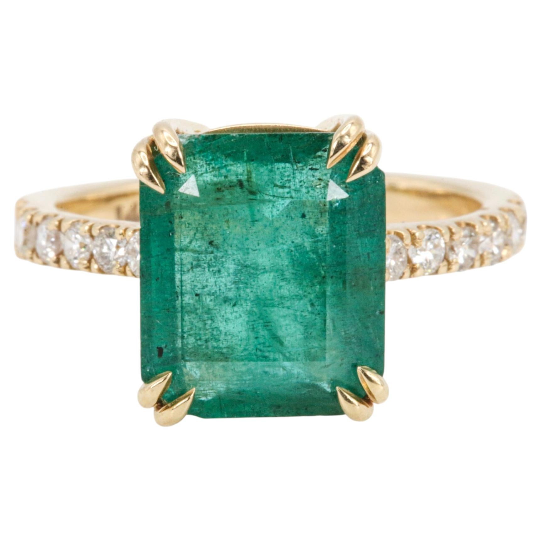 Bague en or jaune 14k avec émeraude zambienne et diamant de 5,02 carats