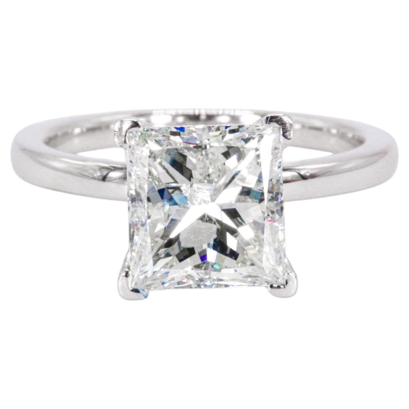 Anello di fidanzamento solitario con diamante taglio princess da 3,04 carati certificato GIA, in oro bianco 14 carati