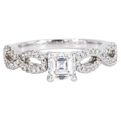 Anillo de diamantes con un diamante de 0,74 quilates con corte Asscher certificado por el GIA, en oro blanco de 14 quilates