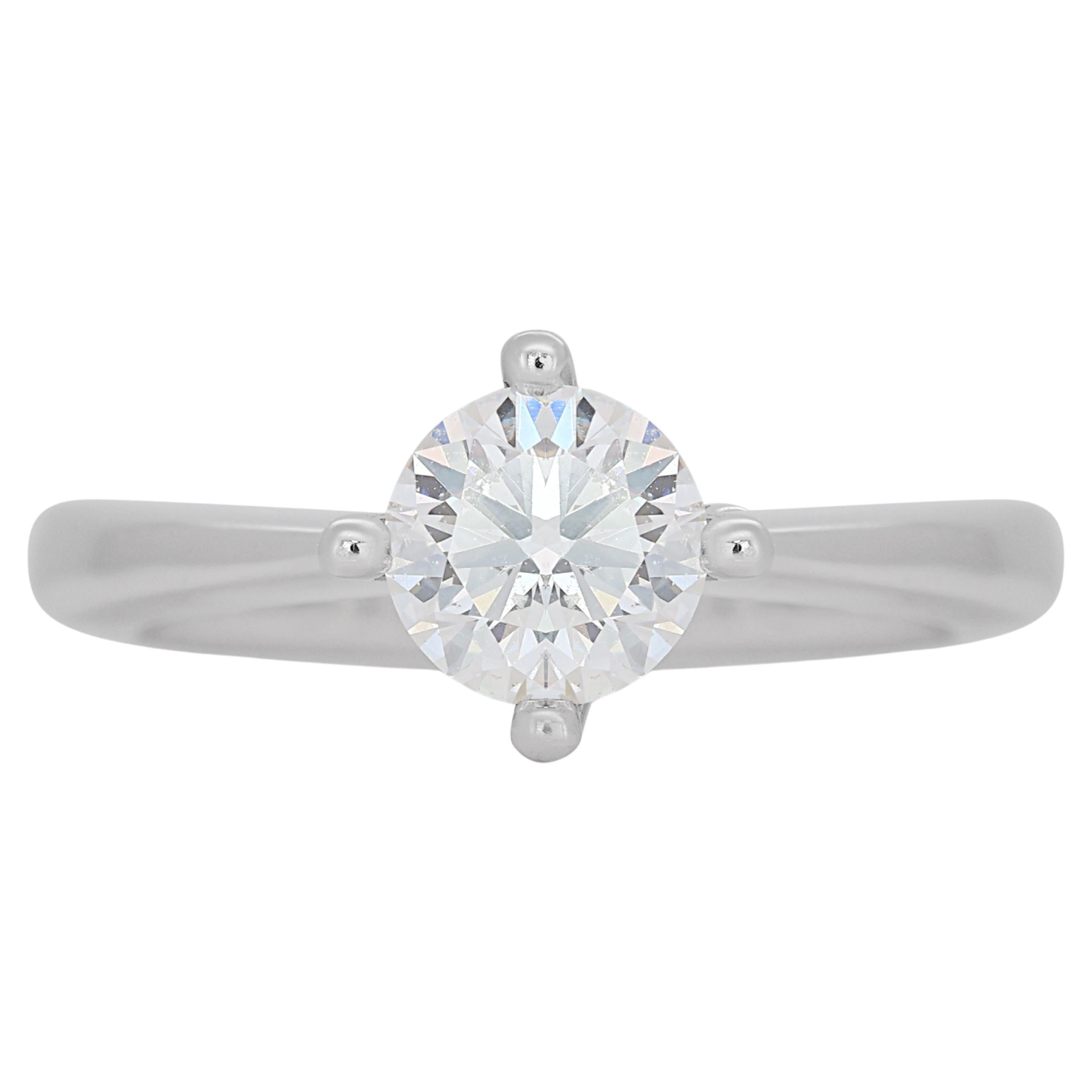Beautiful 18K White Gold Solitaire Diamond Ring with 0.32ct Diamond For Sale