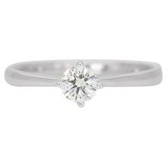 Jolie bague solitaire en or blanc avec diamant naturel de 0,30 carat