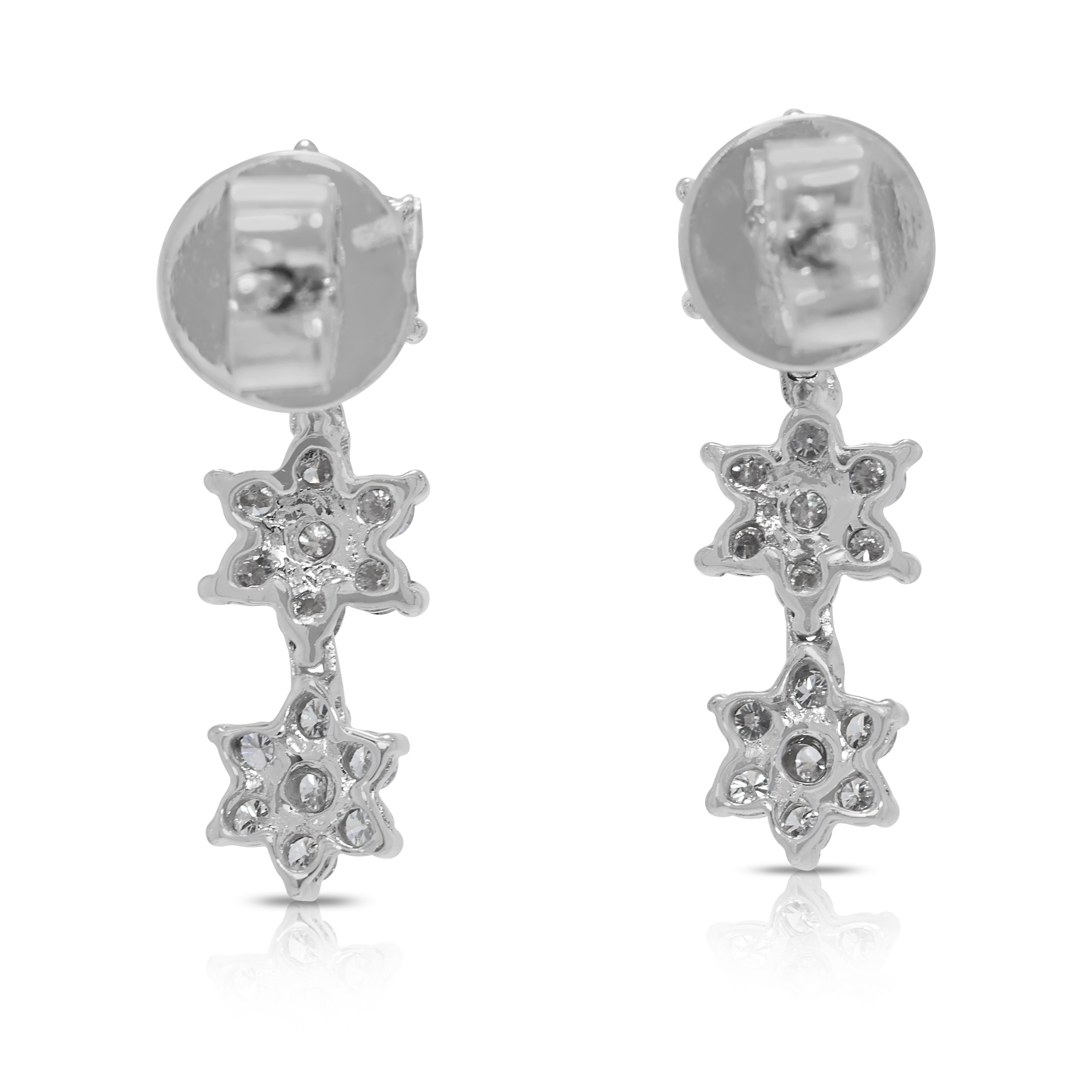 Gorgeous 0.42ct Natural Diamond Drop Earrings in 18K White Gold en vente 1