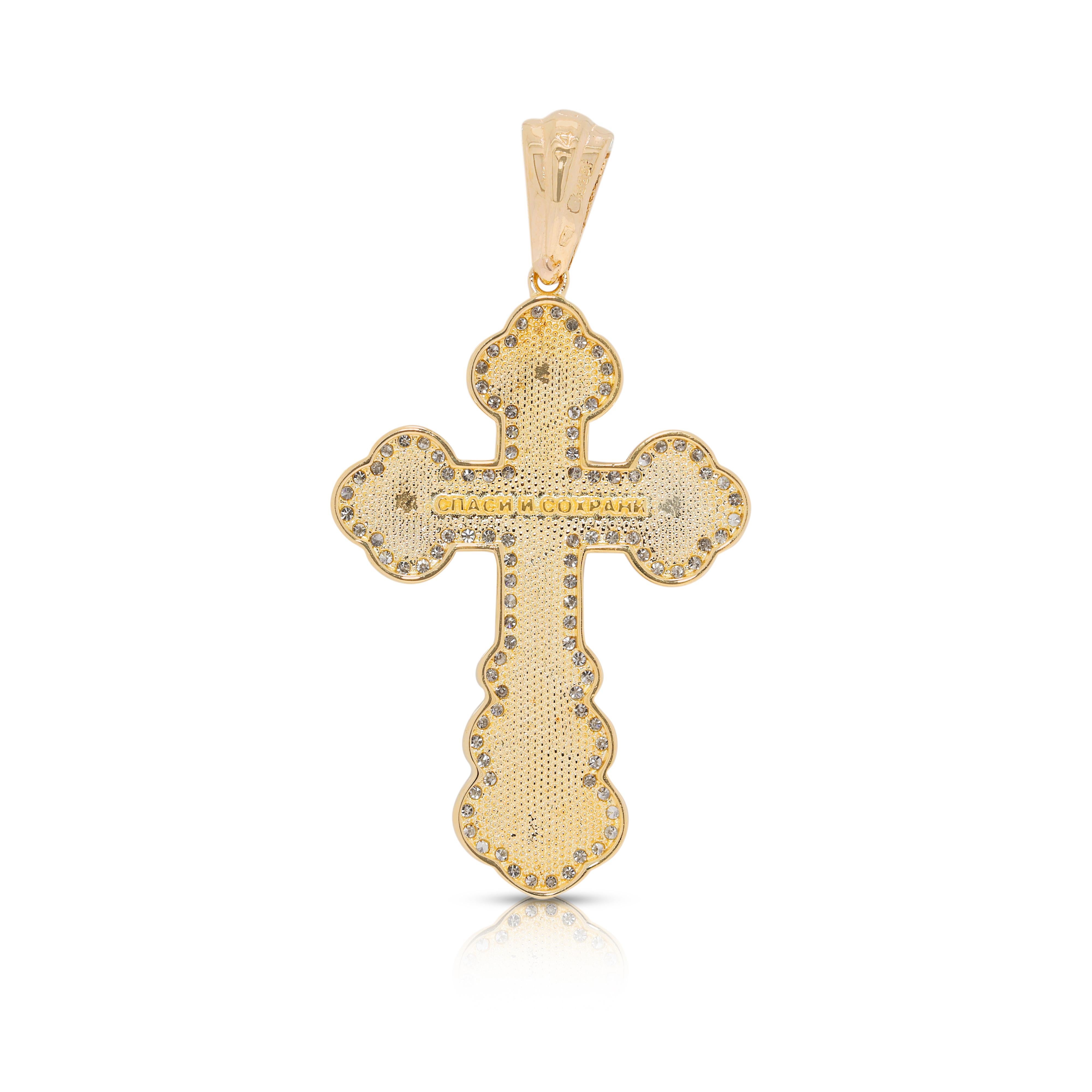Pendentif croix en or jaune 14K avec diamant naturel de 0,54ct en vente 1