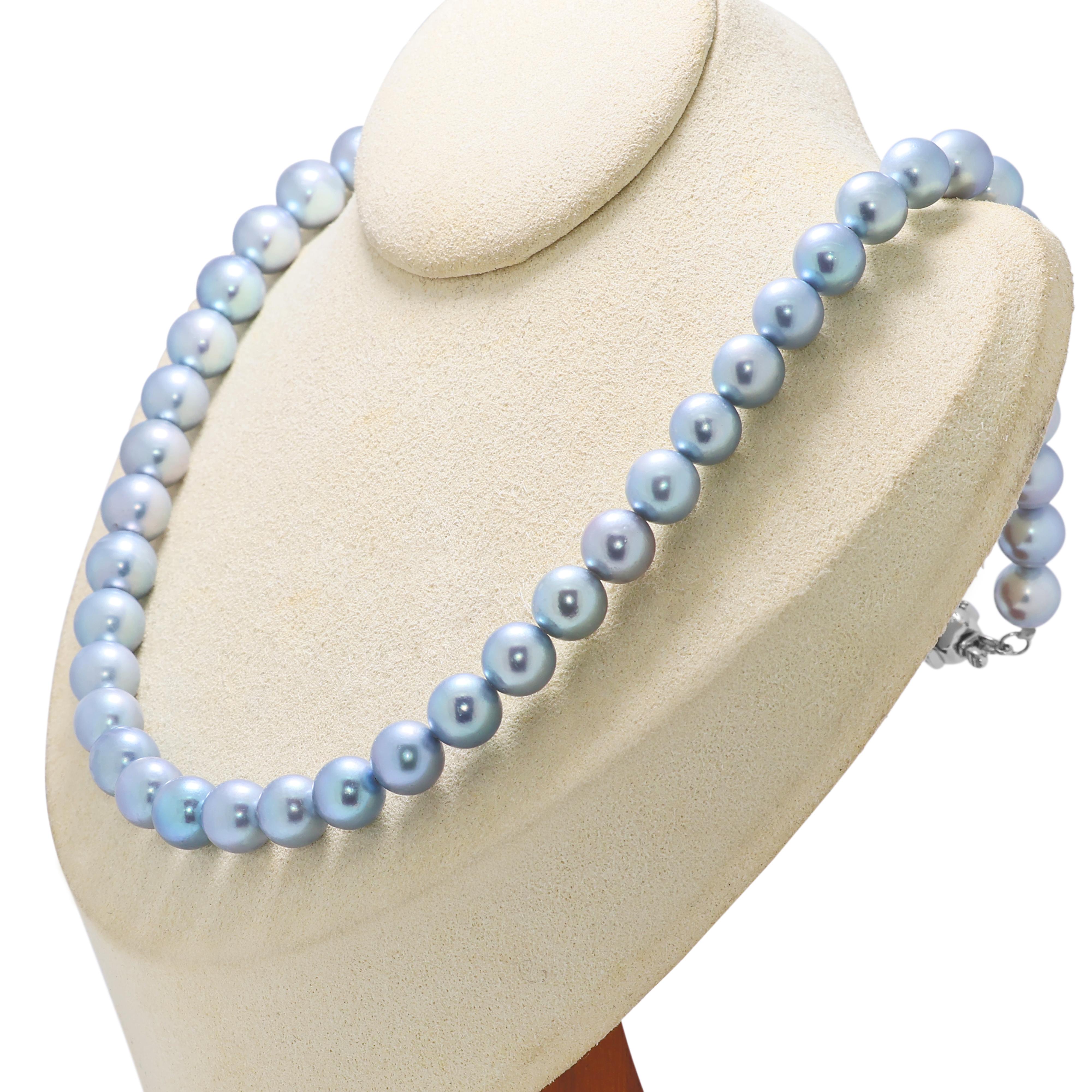 Taille ronde Collier exquis de perles d'Akoya bleues de 8,5 mm en argent en vente