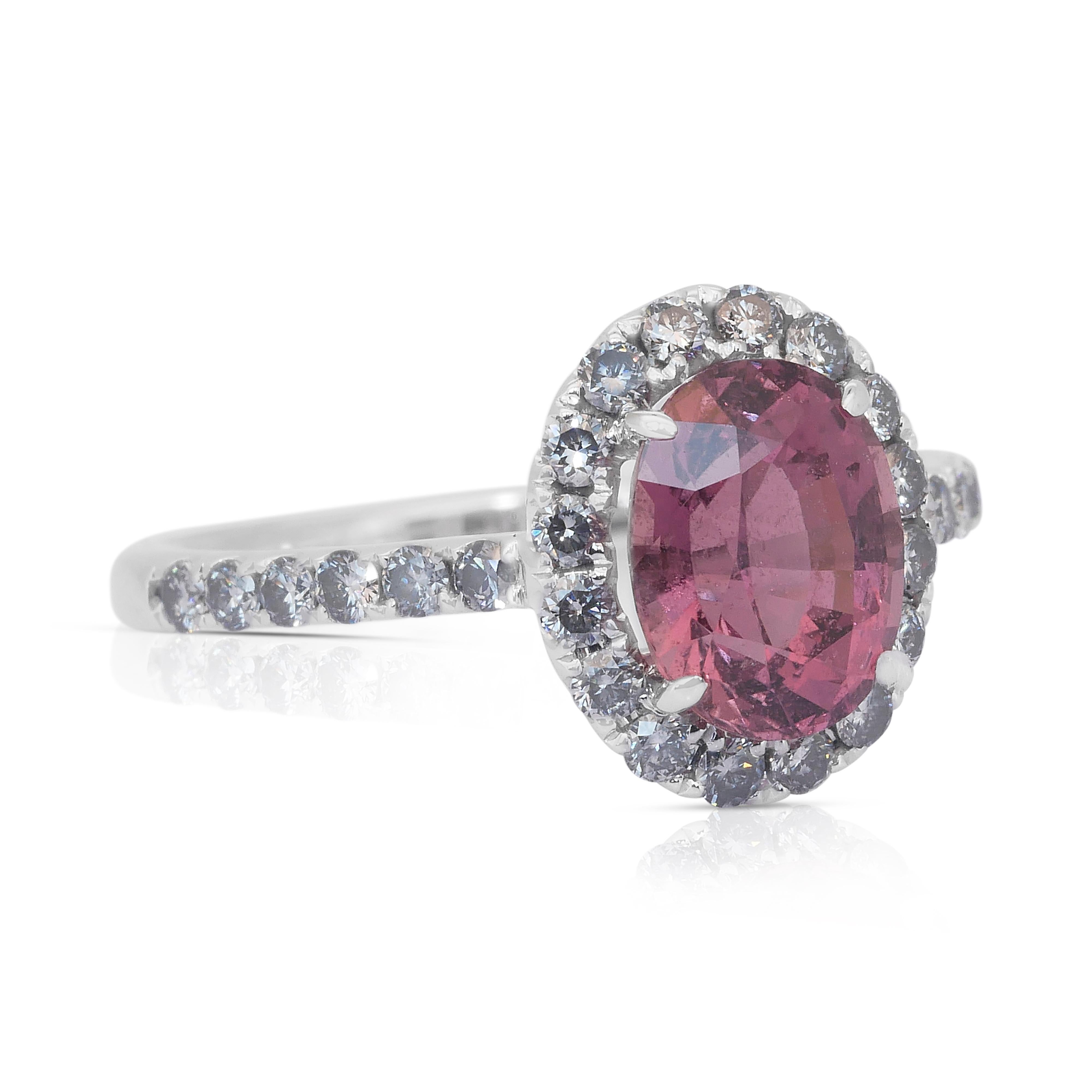 Taglio ovale Stupendo anello a grappolo con diamanti e zaffiri Padparadscha da 2,36 carati in vendita