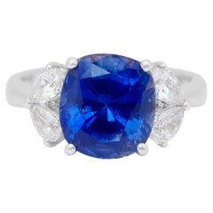Fesselnder 5,70ct Saphir und Diamanten Ring in 18k Weißgold - GIA zertifiziert