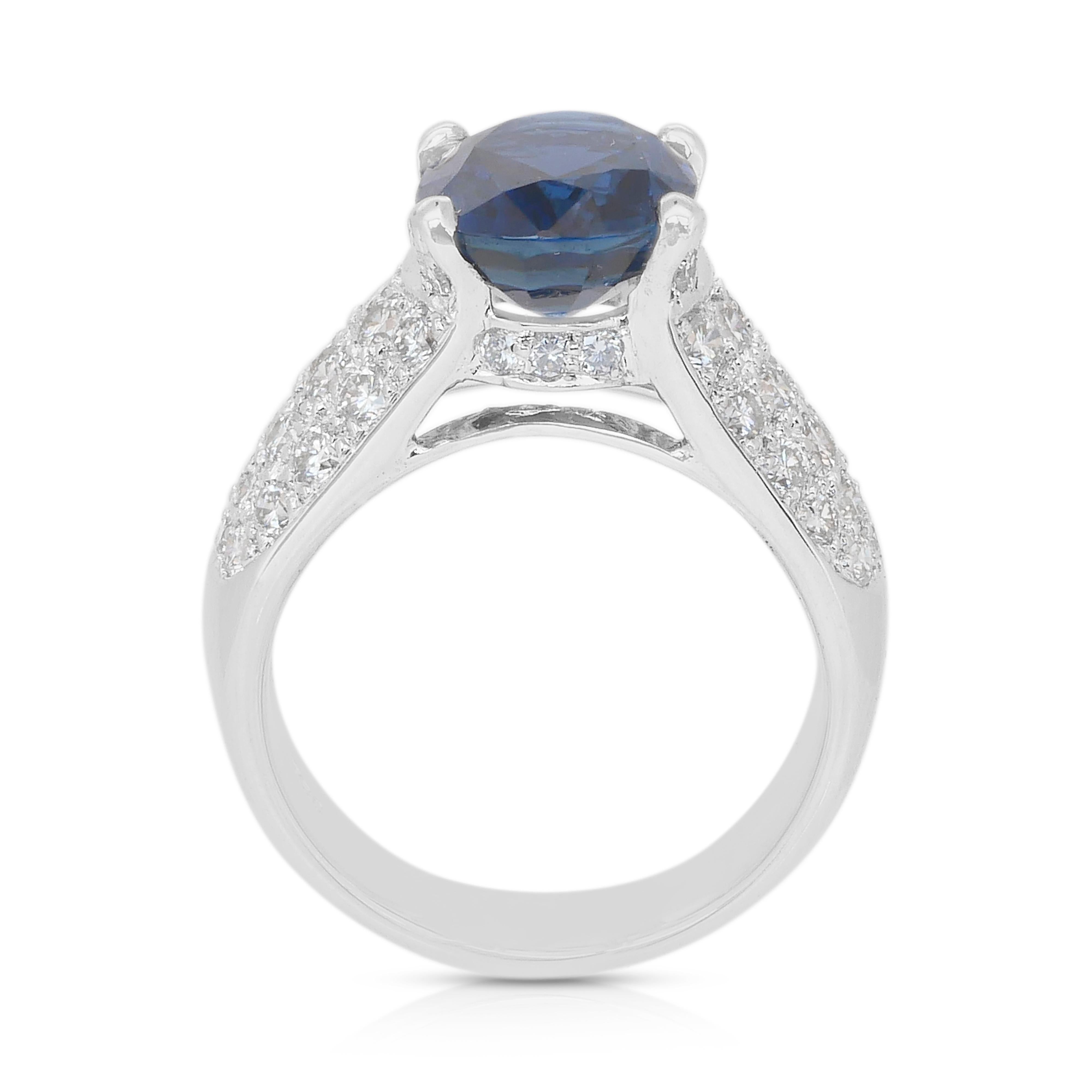Prächtiger 5,28ct Saphir und Diamanten Ring in 18k Weißgold - GIA zertifiziert im Angebot 4
