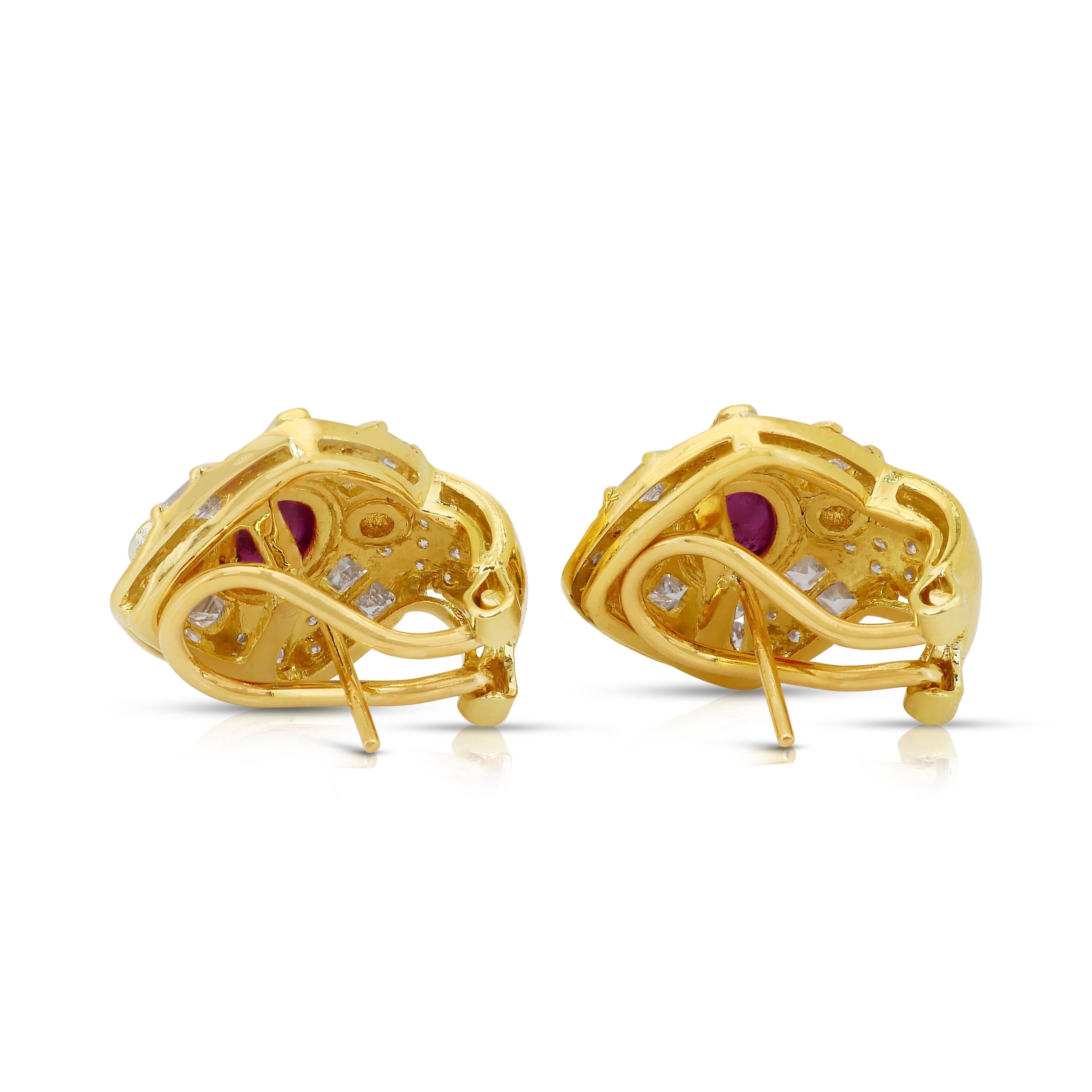 Boucles d'oreilles en or jaune 18k avec rubis et diamants de 3,79ct - certifié IGI en vente 2