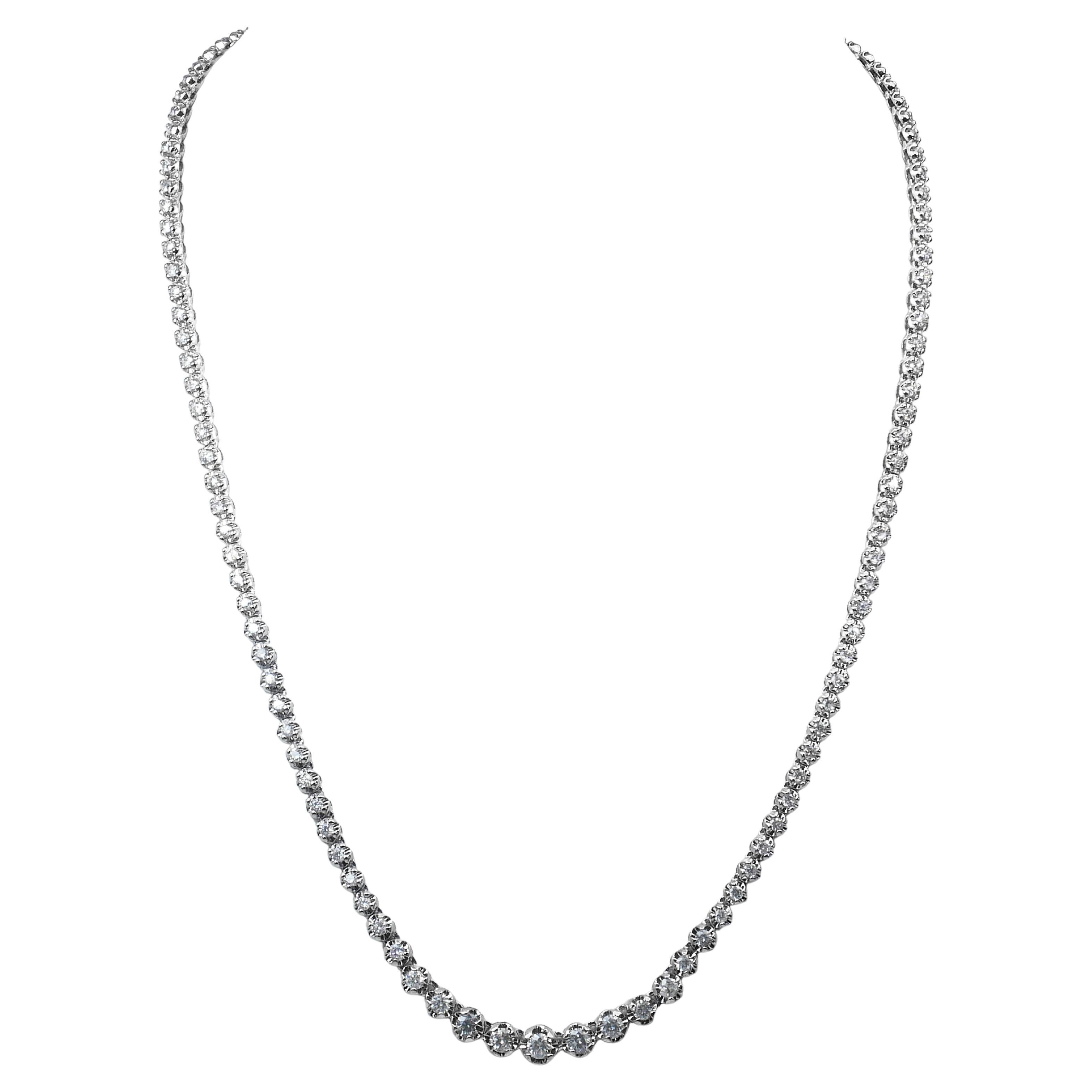 Sofisticata collana di diamanti naturali da 4,02 carati in oro bianco 18 carati - Certificato IGI in vendita