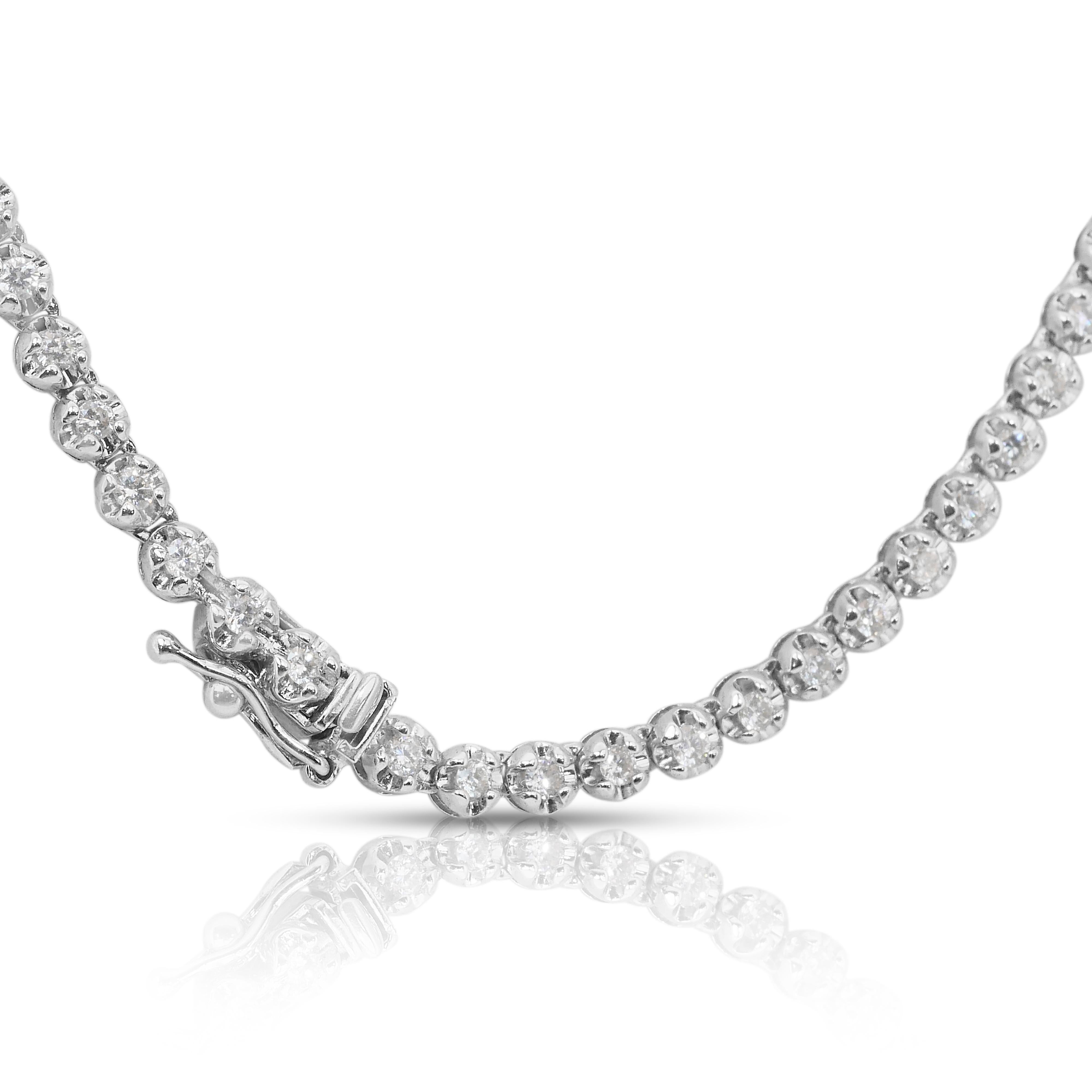 Sofisticata collana di diamanti naturali da 4,02 carati in oro bianco 18 carati - Certificato IGI in vendita 3