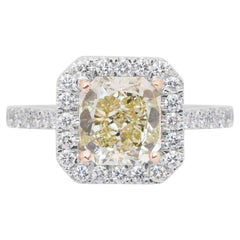 Cautivador Anillo de Diamantes Halo de Color Natural de 2,07 ct en Oro Blanco de 18k