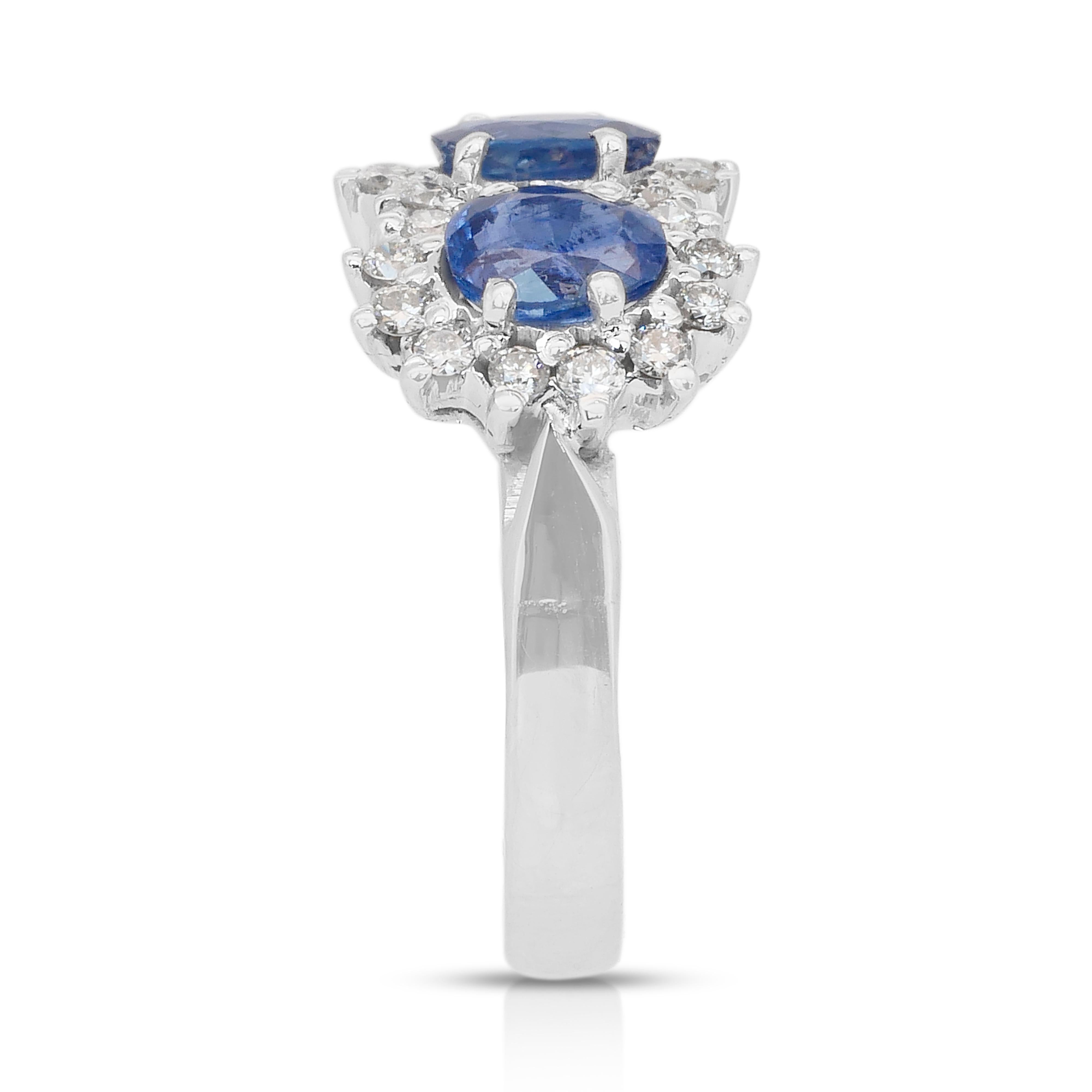 Luxueuse bague à trois pierres en or blanc 14k avec saphirs et diamants de 3,31ct Pour femmes en vente