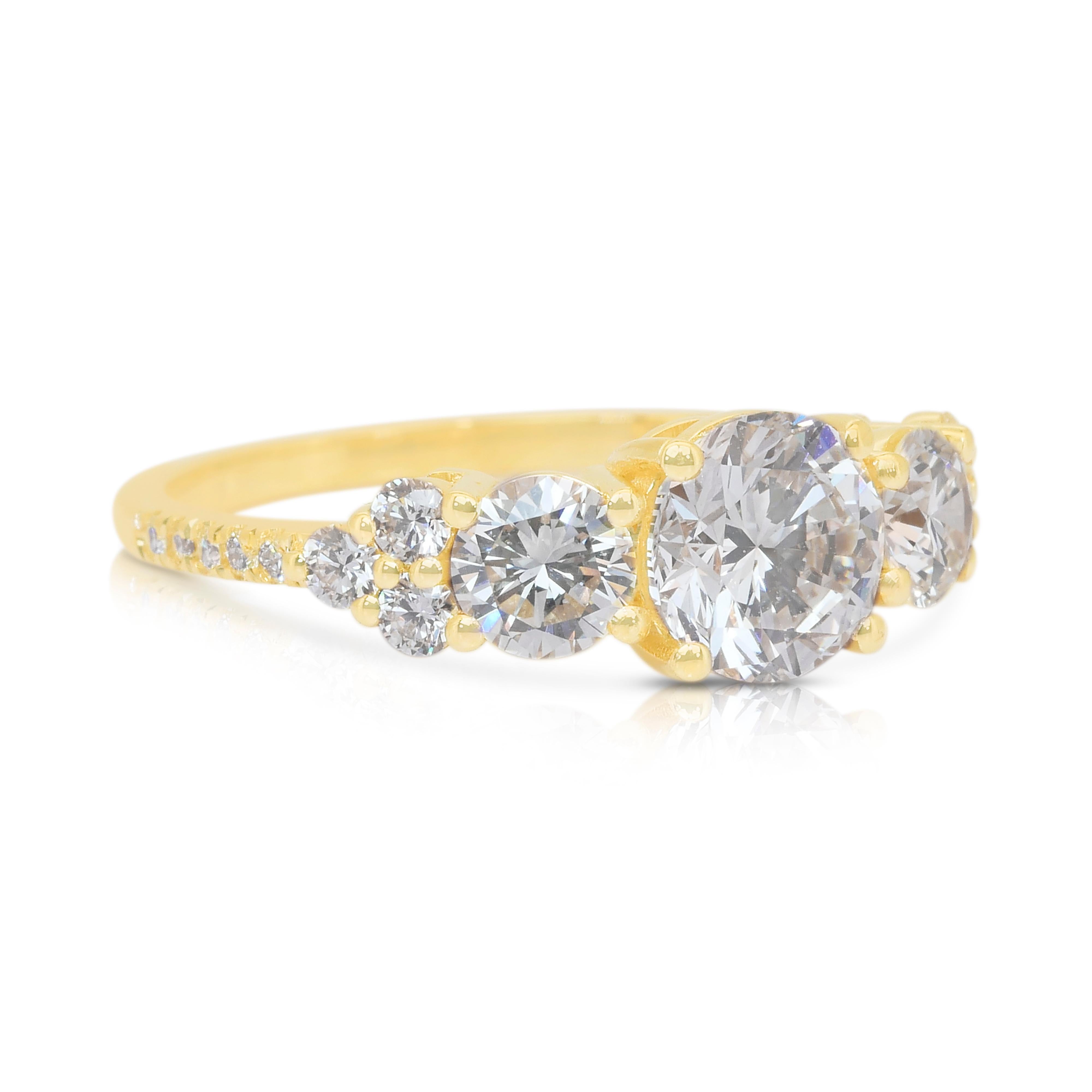 Taille ronde Éblouissante bague à 3 pierres en or jaune 18 carats de 2,17 ct de diamants - certifiée IGI en vente