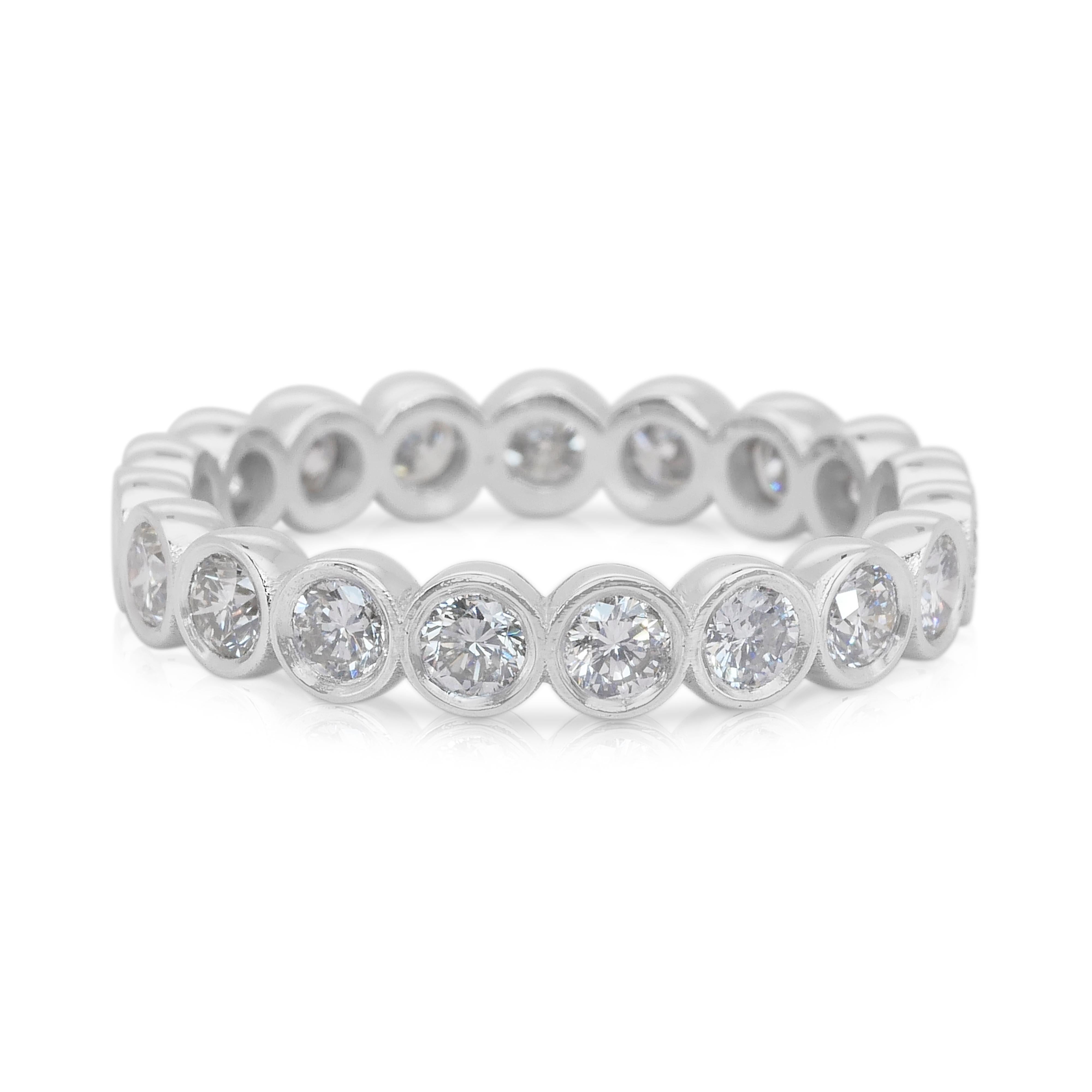 Taglio rotondo Anello a eternità con diamanti brillanti da 1,82 carati in oro bianco 14k - Certificato IGI in vendita