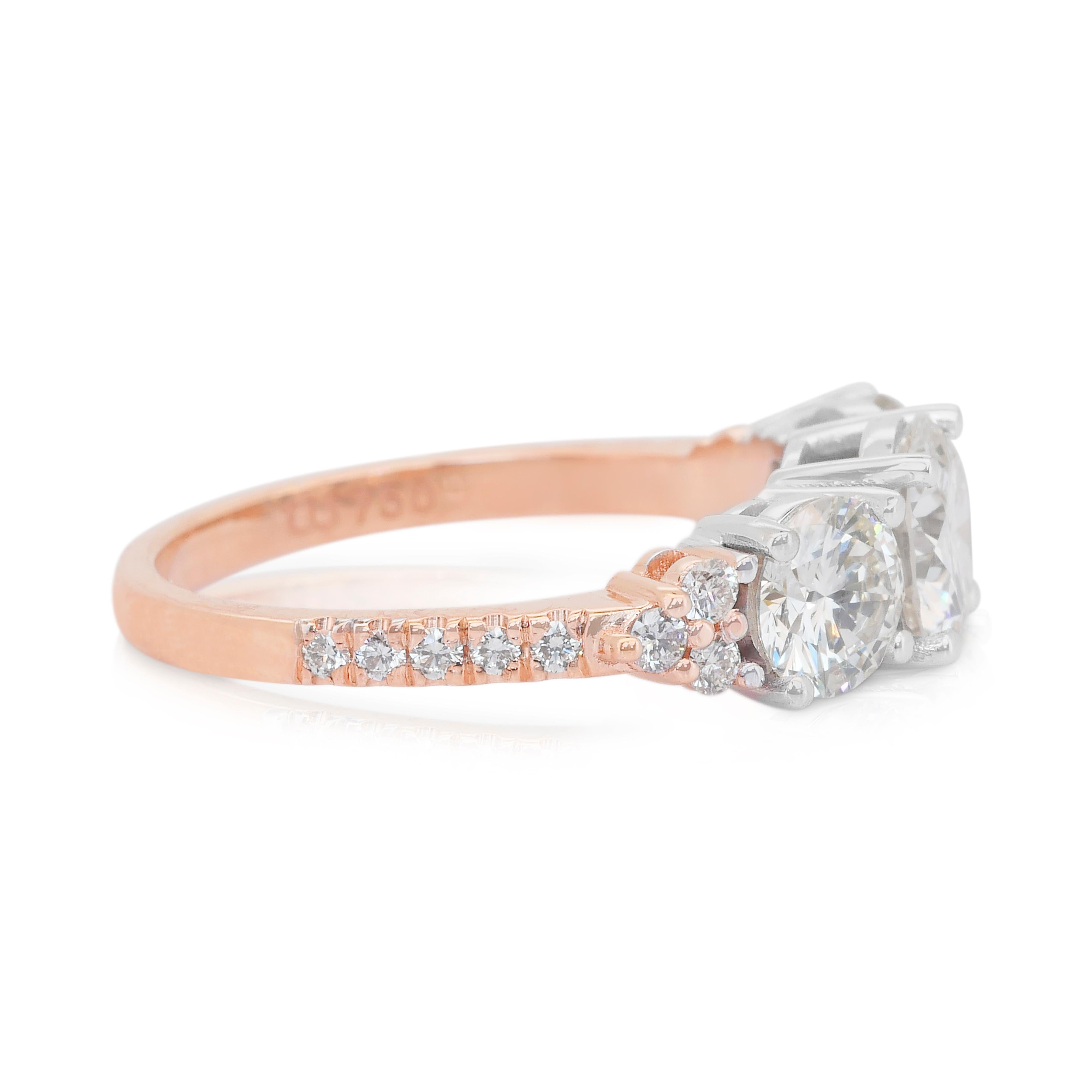 Taille ronde Luxueuse bague à 3 pierres en or rose et blanc 18 carats de 2,35 ct de diamants - certifiée IGI en vente