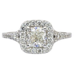 Anillo de diamantes con halo de 1,34 quilates, certificado por el IGI, en oro blanco de 18 quilates