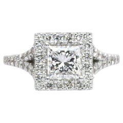 Anillo «halo» de diamantes naturales de 1,47 quilates, certificado por el GIA, en oro blanco de 18 quilates