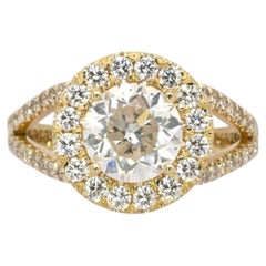 2,81 Karat, IGI-zertifizierter Halo-Ring aus 18-karätigem Gelbgold mit einem natürlichen Diamanten