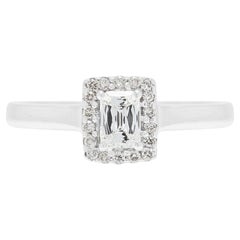 Edler Halo-Ring mit einem natürlichen Diamanten von 0,48 ct aus 18-karätigem Weißgold