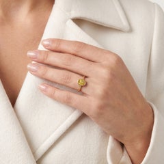 Strahlender Solitärring mit gelbem Saphir (1,35 ct) in Zargenfassung aus 18-karätigem Gelbgold