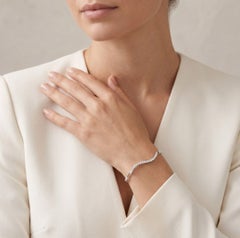 Bracelet rigide « Wave » raffiné, serti de diamants d'un carat, en or blanc 18 carats