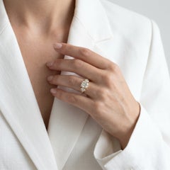 1.92 Carats IGI Certified 18k Yellow Gold Natural Diamond 3-Stone Ring