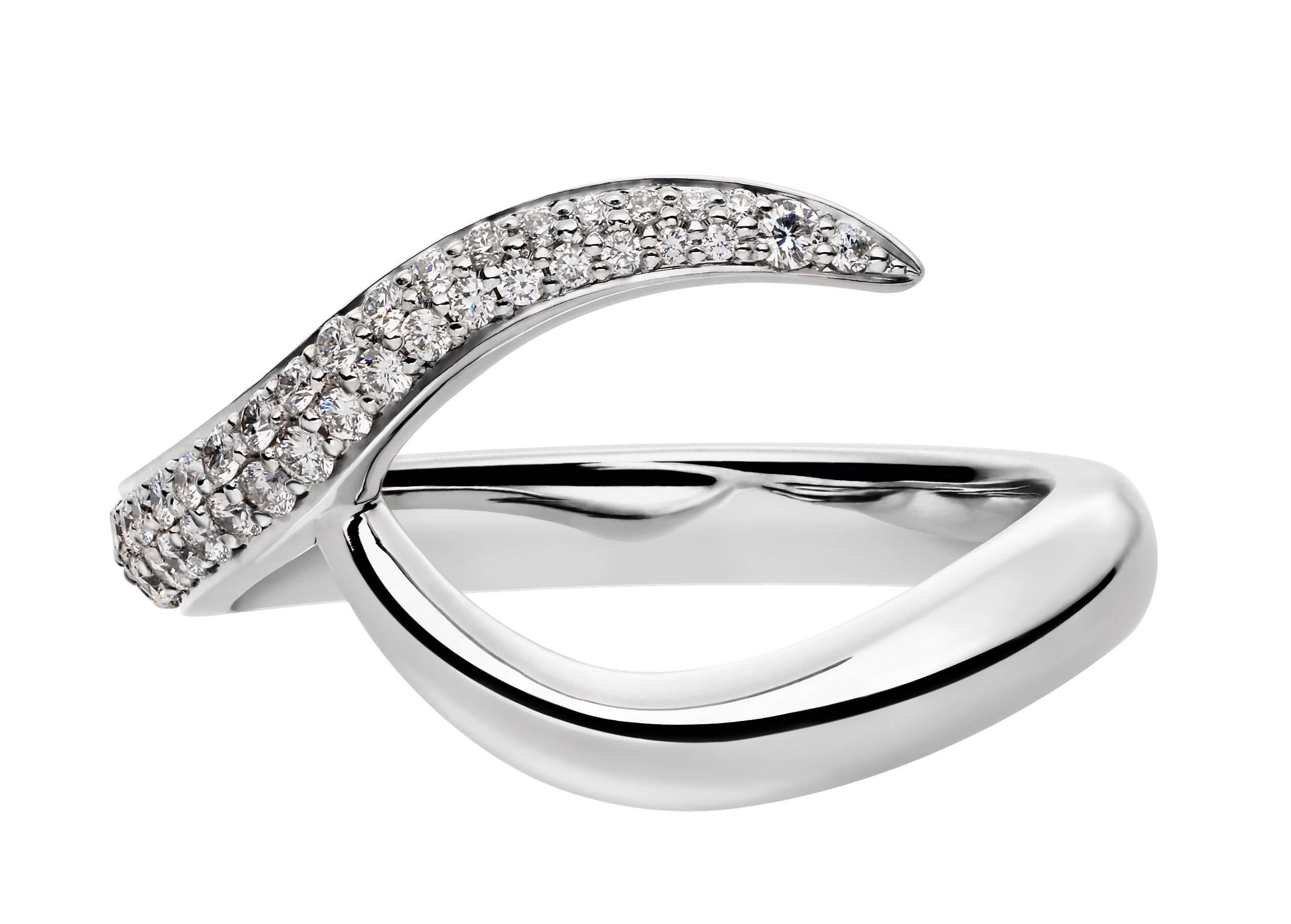 Contemporary Shaun Leane 1.00ct Inward Interlocking Engagement Ring Set  For Sale