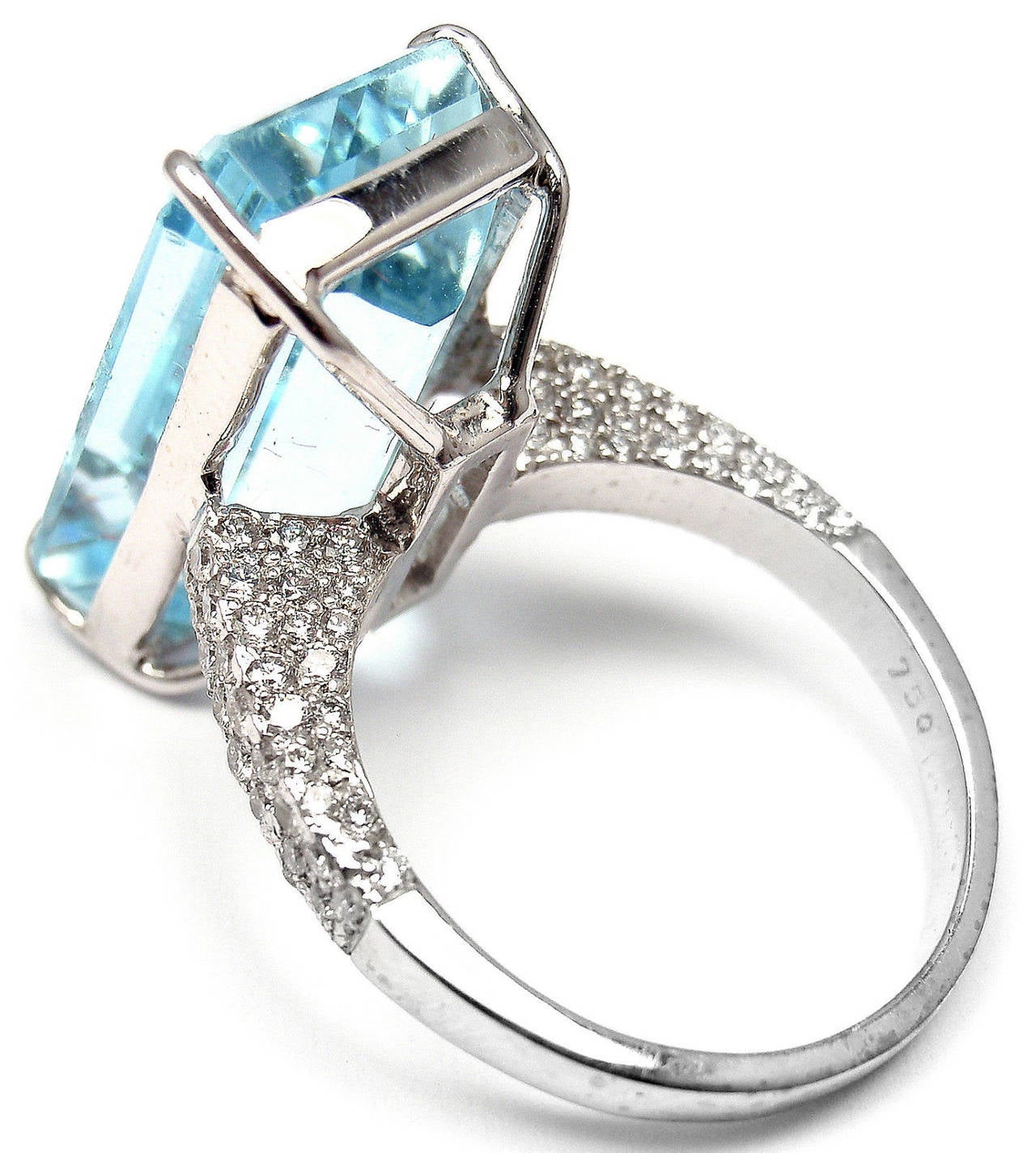 Women's Large Aquamarine Diamond Gold Ring