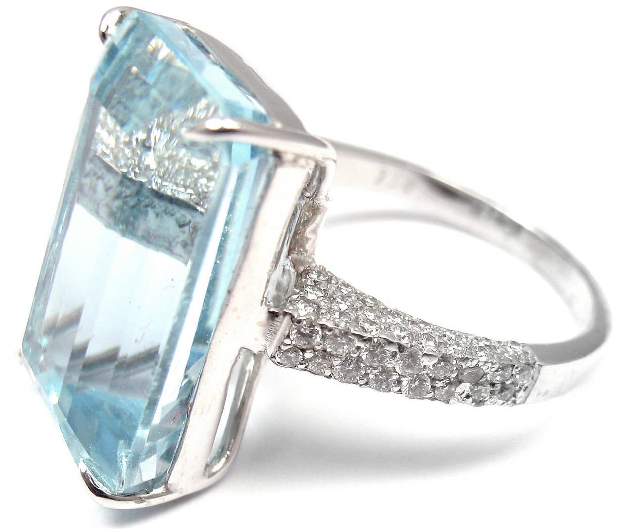 Large Aquamarine Diamond Gold Ring 1
