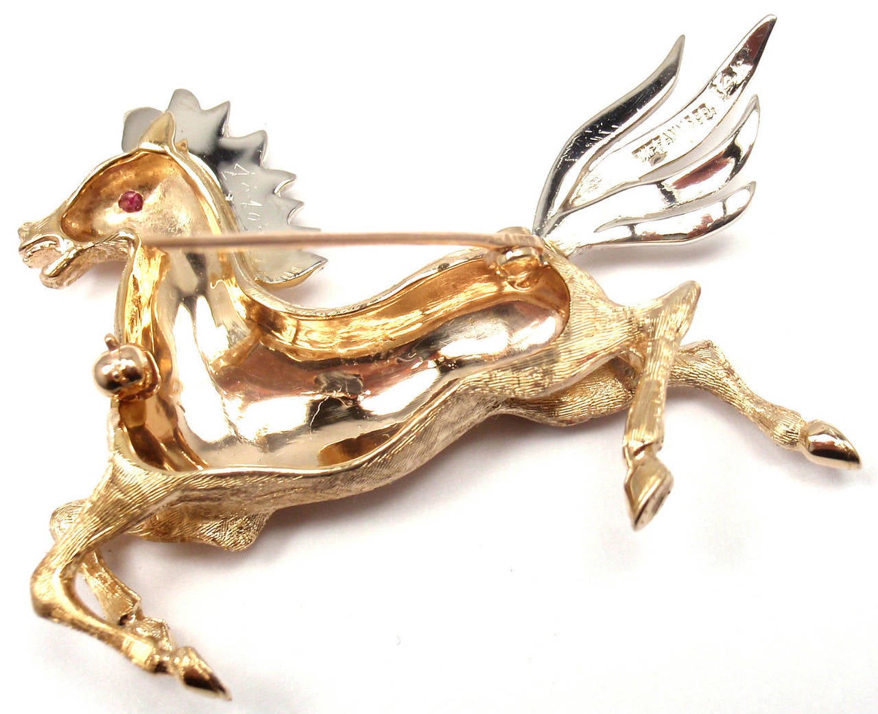 Tiffany & Co. Horse Ruby Yellow And White Gold Brooch In New Condition In Holland, PA