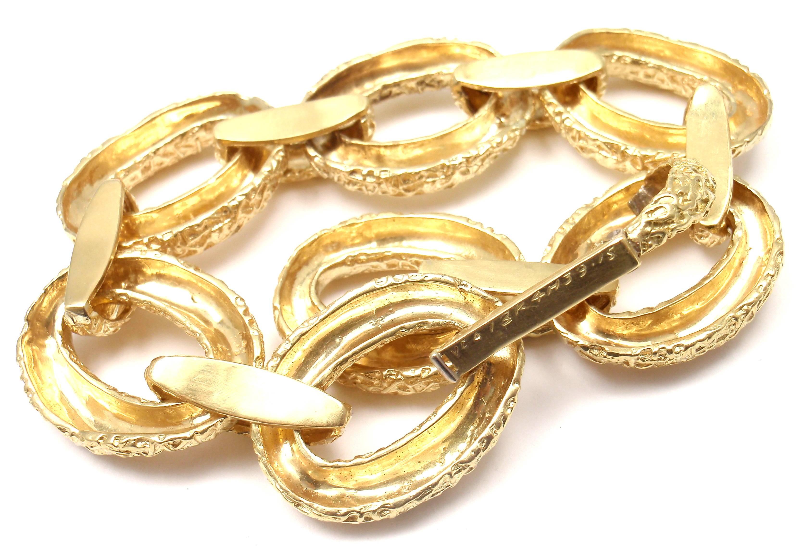 Van Cleef & Arpels Textured Gold Link Bracelet 3