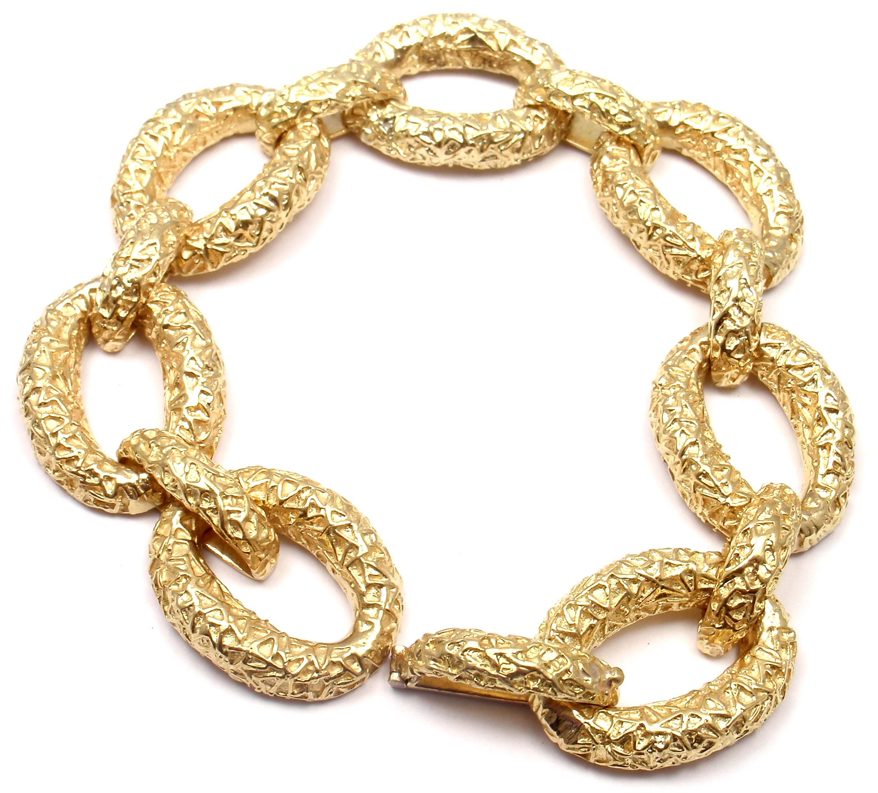 18k Yellow Gold Textured Link Bracelet by Van Cleef & Arpels.

Details:
Length: 8