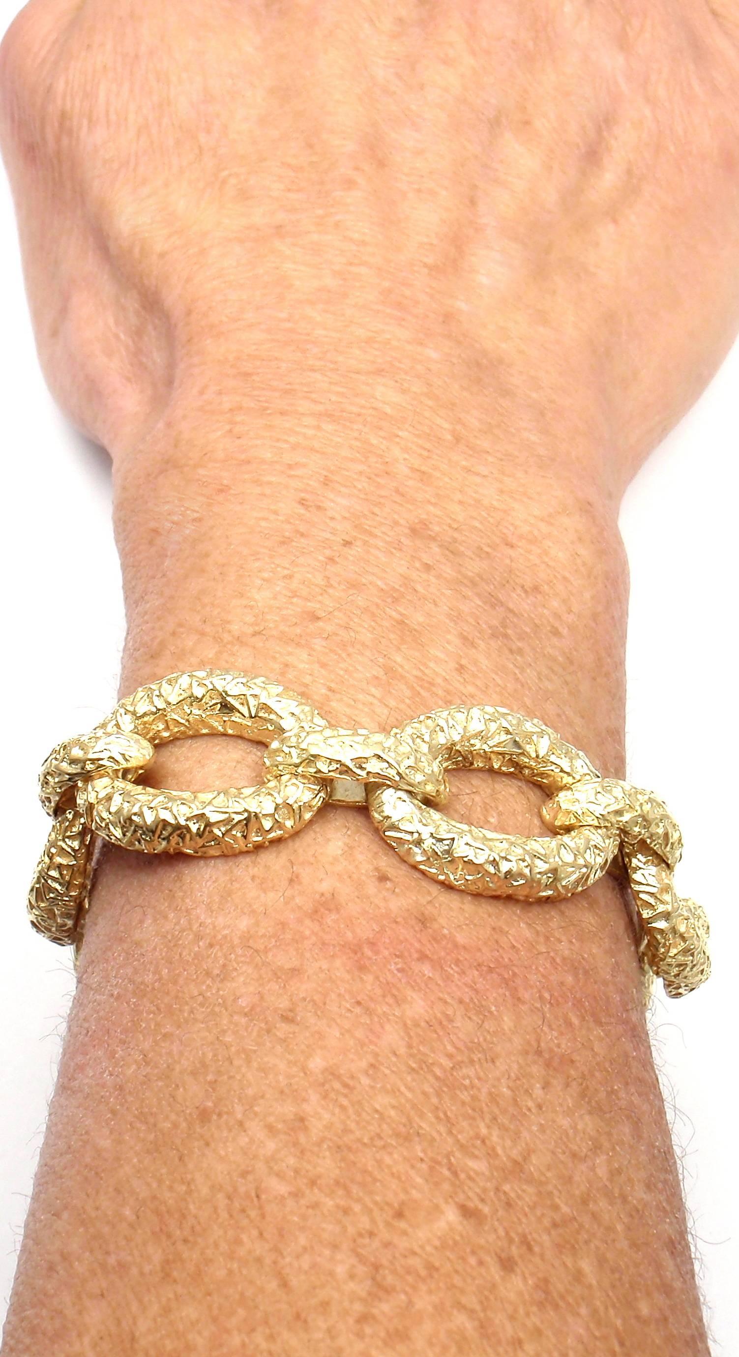 Van Cleef & Arpels Textured Gold Link Bracelet 4