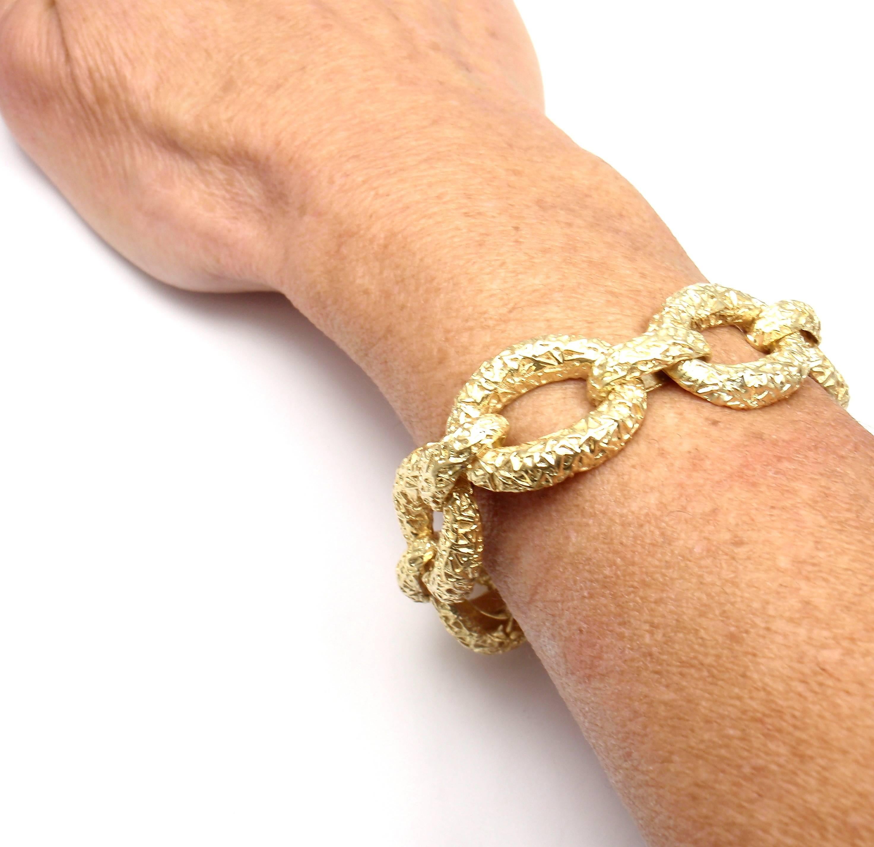 Van Cleef & Arpels Textured Gold Link Bracelet 5