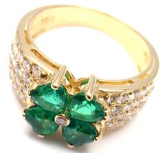 Van Cleef & Arpels Emerald Diamond Gold Flower Ring