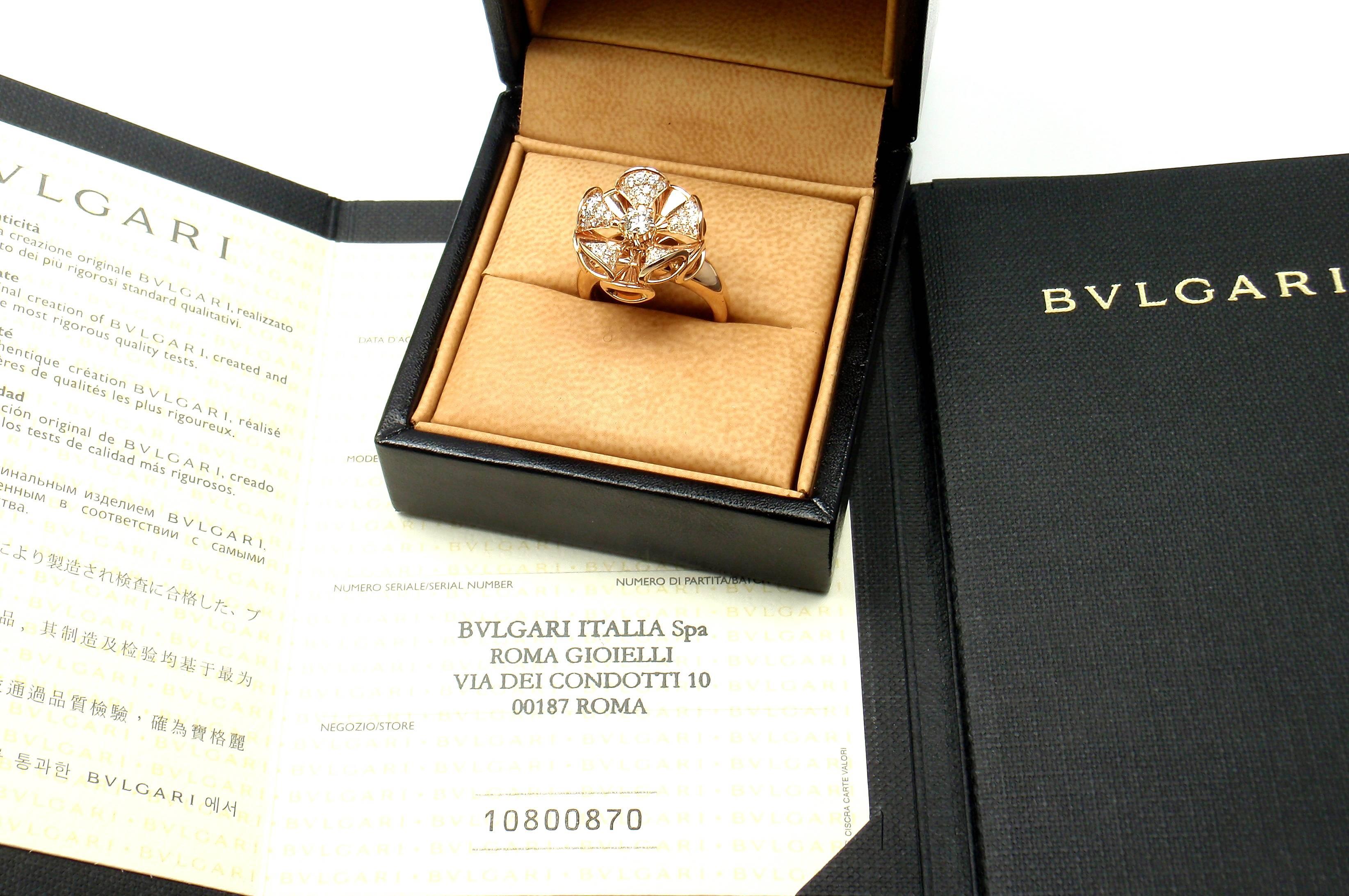 18k Rose Gold Diamond Ring by Bulgari from Diva Collection.
With 61 Round brilliant cut diamonds VVS1 clarity, E color total weight approx.1.15ct
This ring comes with original Bvlgari box, certificate and box.

Details:
Ring size: 6(can be