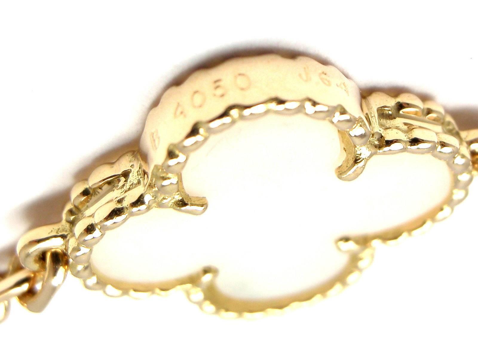 Women's or Men's Van Cleef & Arpels White Coral Gold 20 Motif Vintage Alhambra Necklace