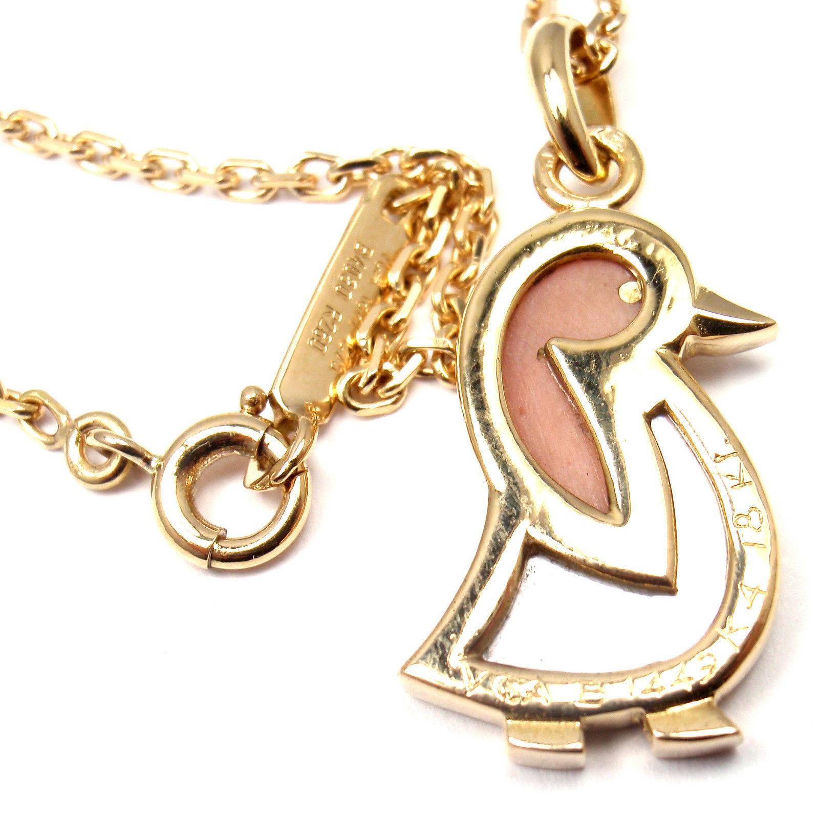 Women's or Men's Van Cleef & Arpels Coral Mother Of Pearl Diamond Gold Pendant Necklace