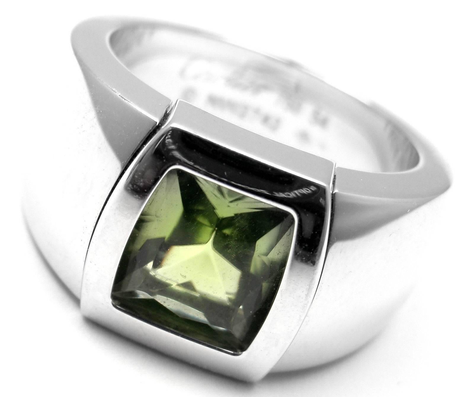 18k White Gold Peridot La Dona Ring by Cartier. 
With 1 large peridot stone: 9mm x 8mm. 
This ring comes with an original Cartier box and Cartier certificate.

Details: 
Ring Size: Europe 54, US 6 3/4
Weight: 21.5 grams
Width: 12mm
Stamped