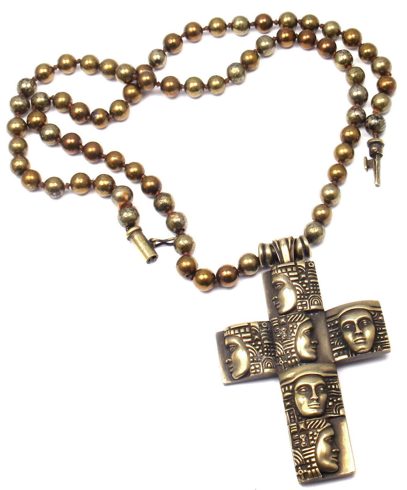 18k Gelbgold Woman Of The World Kreuz Anhänger Halskette von Barry Kieselstein Cord. 

Einzelheiten: 
Abmessungen Kette: Länge 20