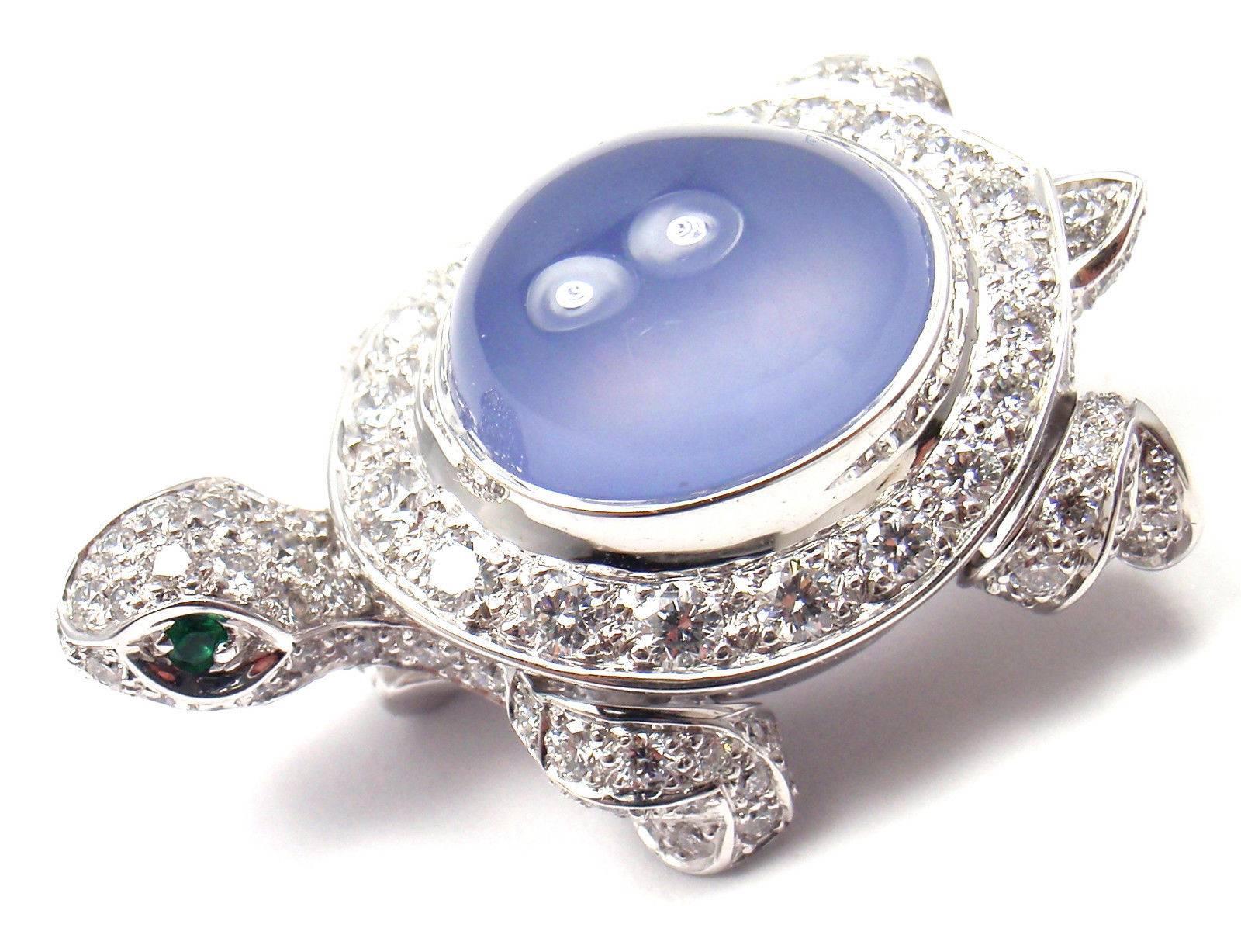 18k White Gold Diamond, Chalcedony and Emerald Turtle Pin Brooch by Cartier. This brooch comes with an original Cartier box and a Cartier certificate. 
With 123 round brilliant cut diamonds VVS1 clarity, E color total weight approx. 3ct
1 large