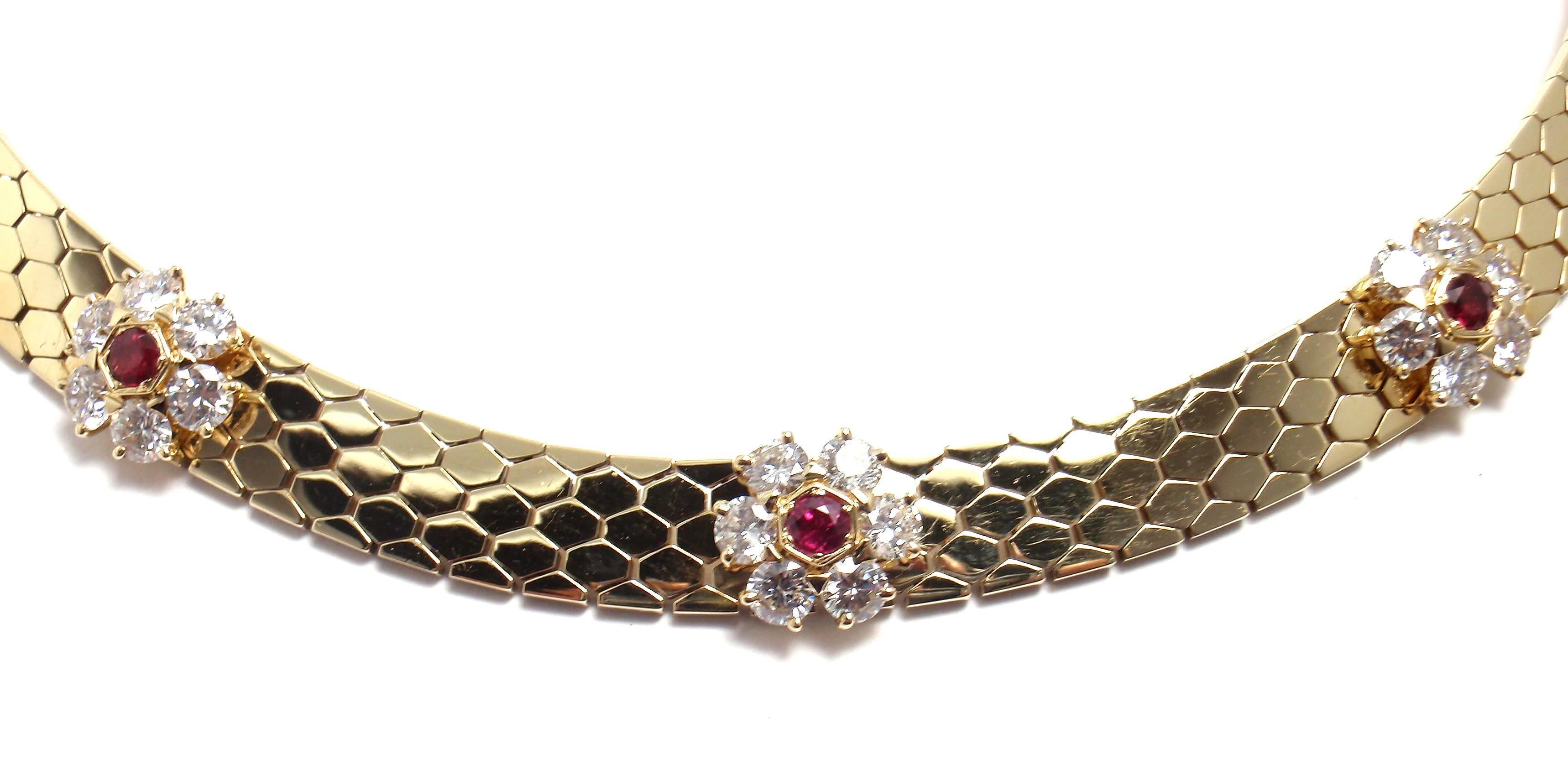 Van Cleef & Arpels Honeycomb Ludo Ruby Diamond Gold Fleurette Necklace In New Condition In Holland, PA