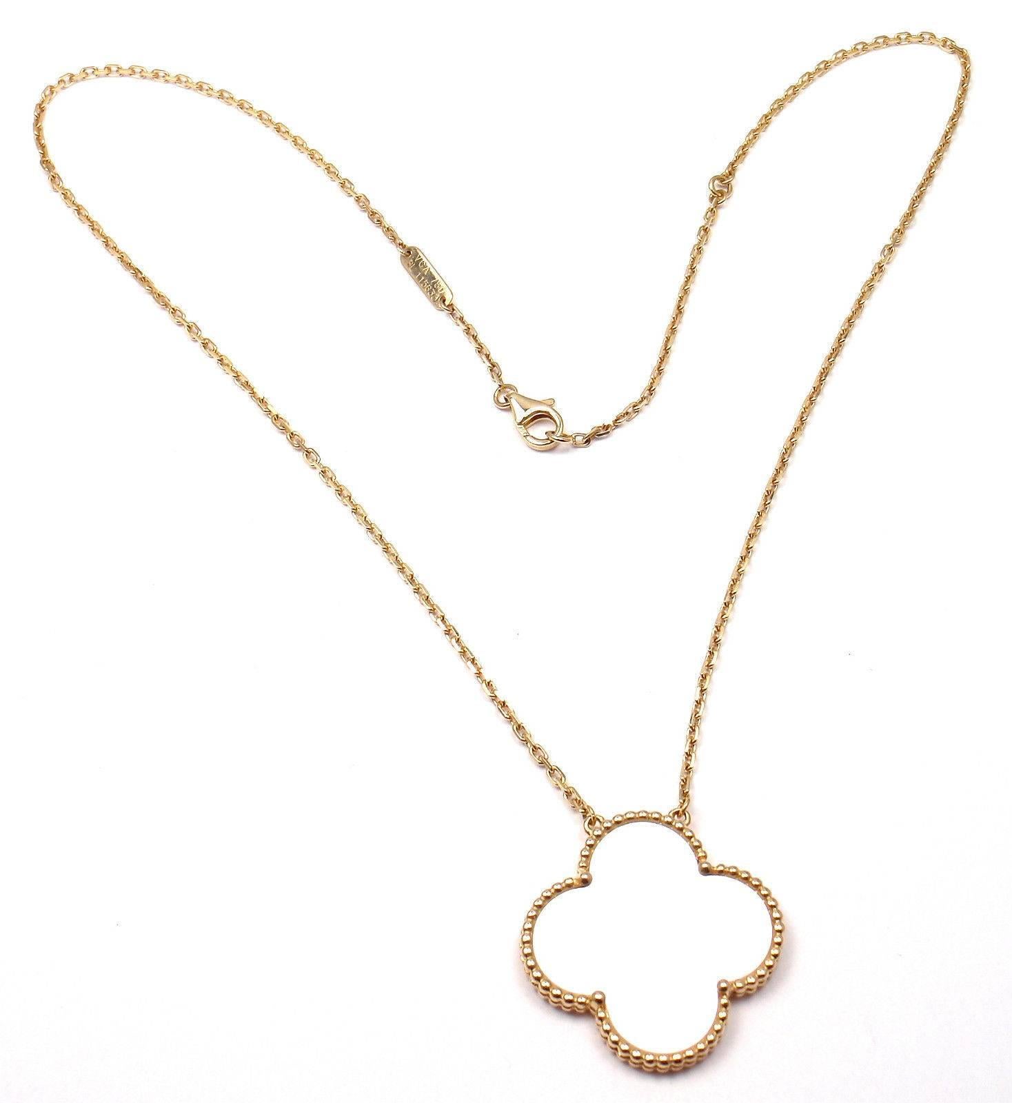 magic alhambra pendant