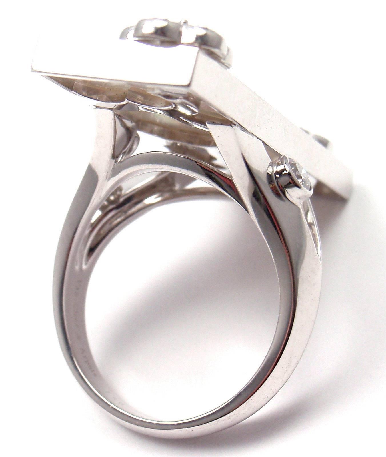 Women's or Men's Van Cleef & Arpels Miroir des Eaux Onyx Pearl Diamond Flower Gold Ring