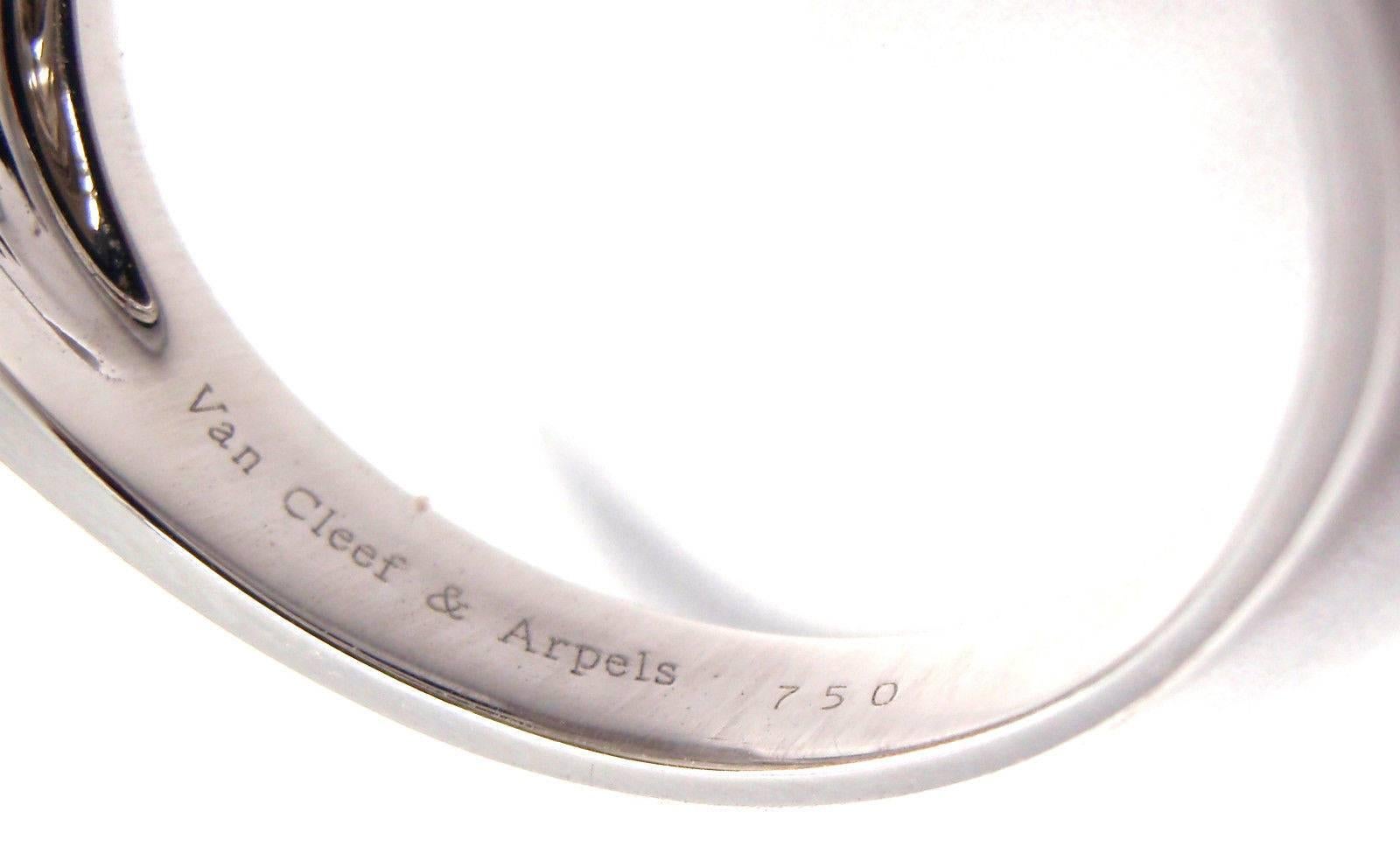 Van Cleef & Arpels Miroir des Eaux Onyx Pearl Diamond Flower Gold Ring 2