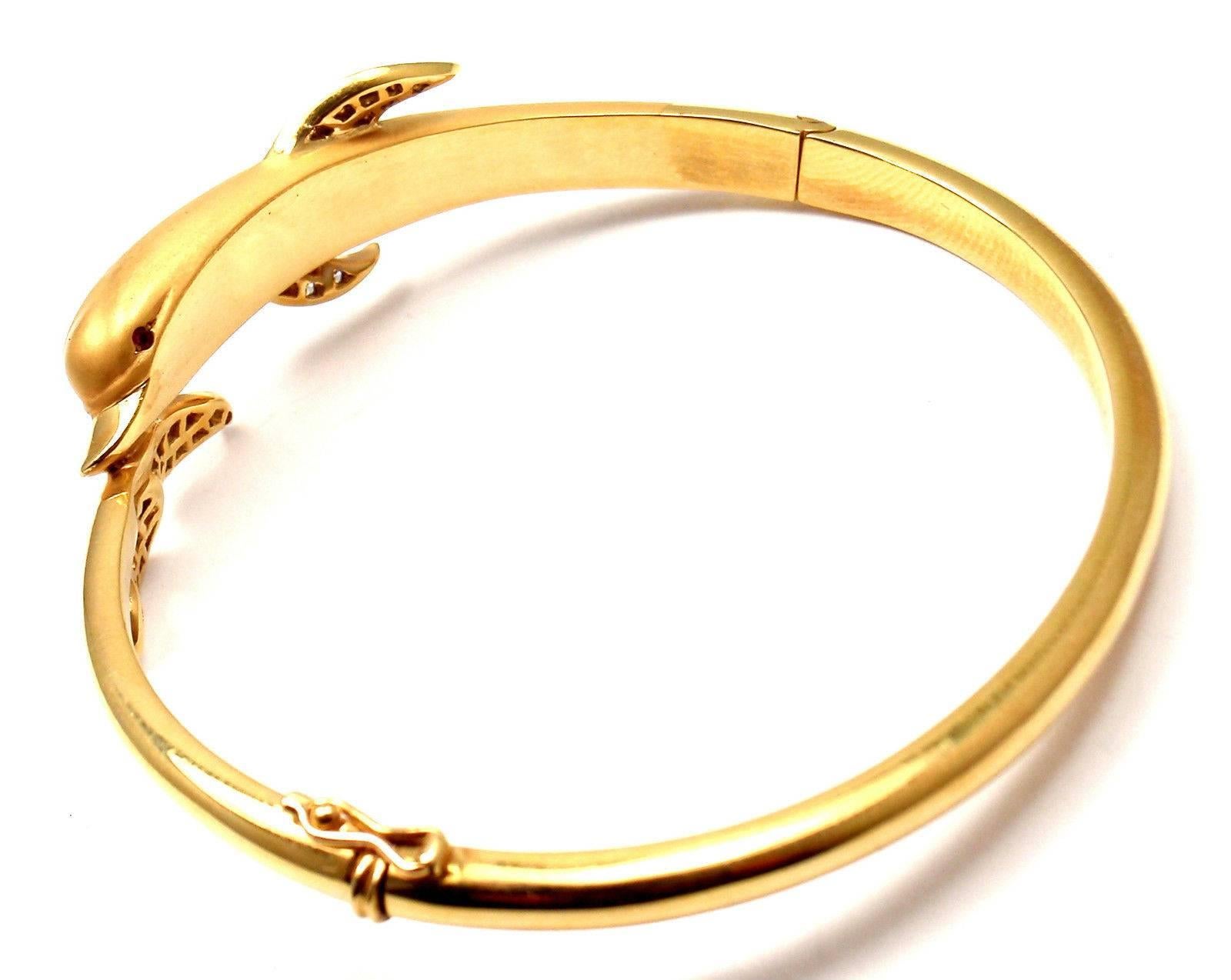 Carrera Y Carrera Ruby Diamond Gold Dolphin Bangle Bracelet In New Condition In Southampton, PA
