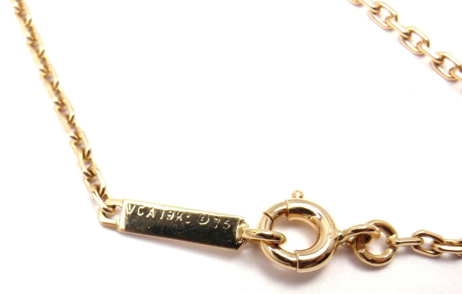Women's or Men's Van Cleef & Arpels Chalcedony Diamond Gold Pendant Necklace