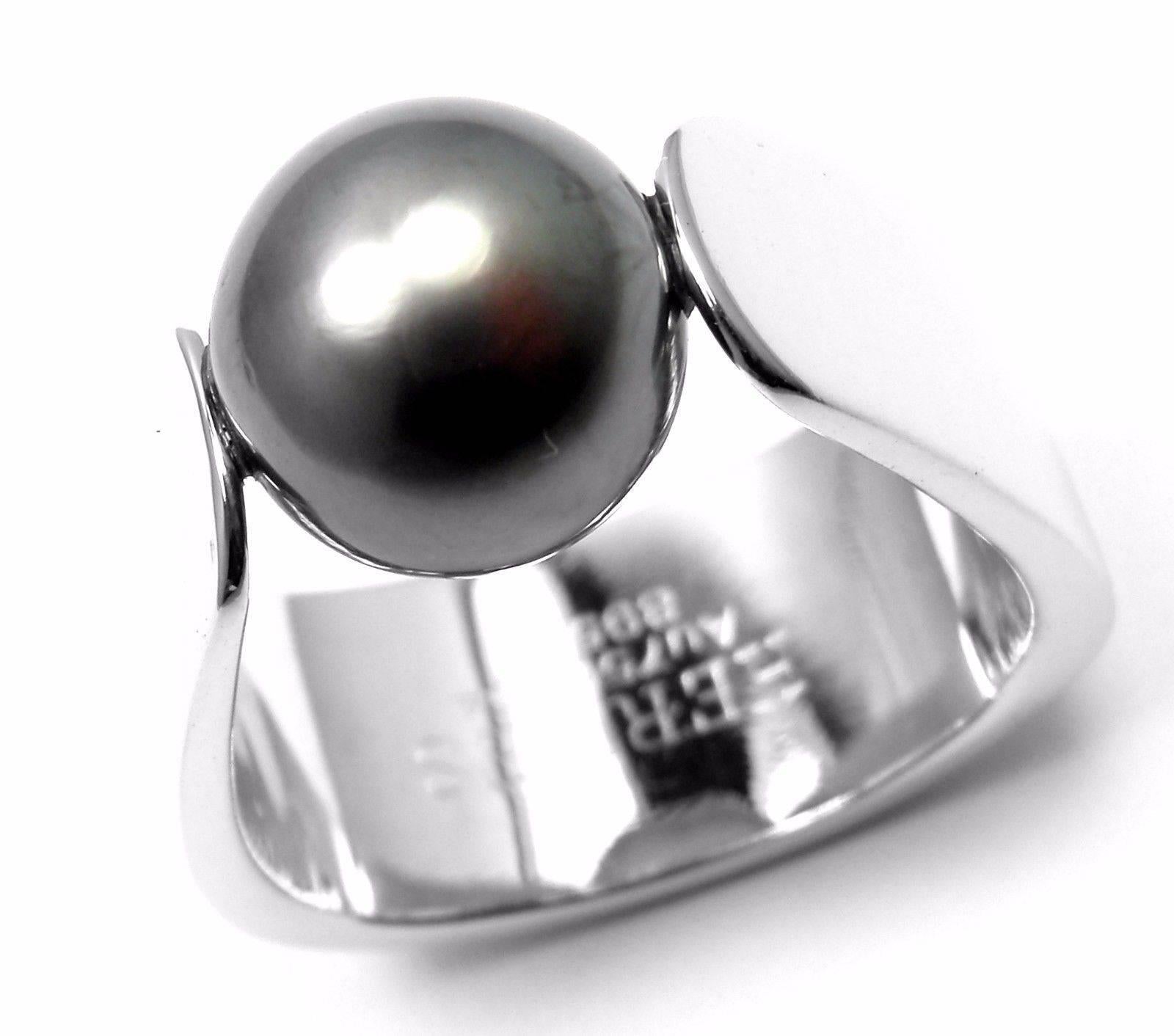 Hermes Modernist Tahitian Black Pearl Gold Ring In New Condition In Holland, PA