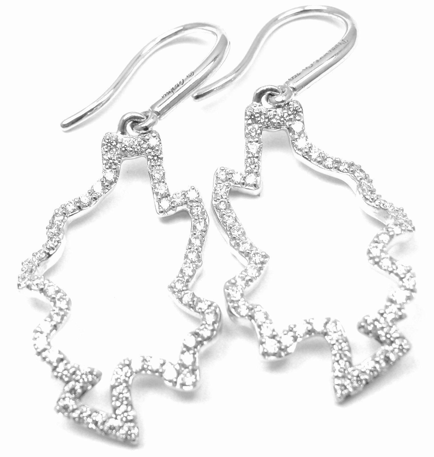18k White Gold Diamond Leaves Earrings by Frank Gehry
for Tiffany & Co. 
With 112 round brilliant cut diamonds VS1 clarity, G Color .44ct

Details: 
Weight: 3.5 grams
Dimensions: 324mm x 3.5mm
Stamped Hallmarks: Tiffany & Co Gehry 750
*Free